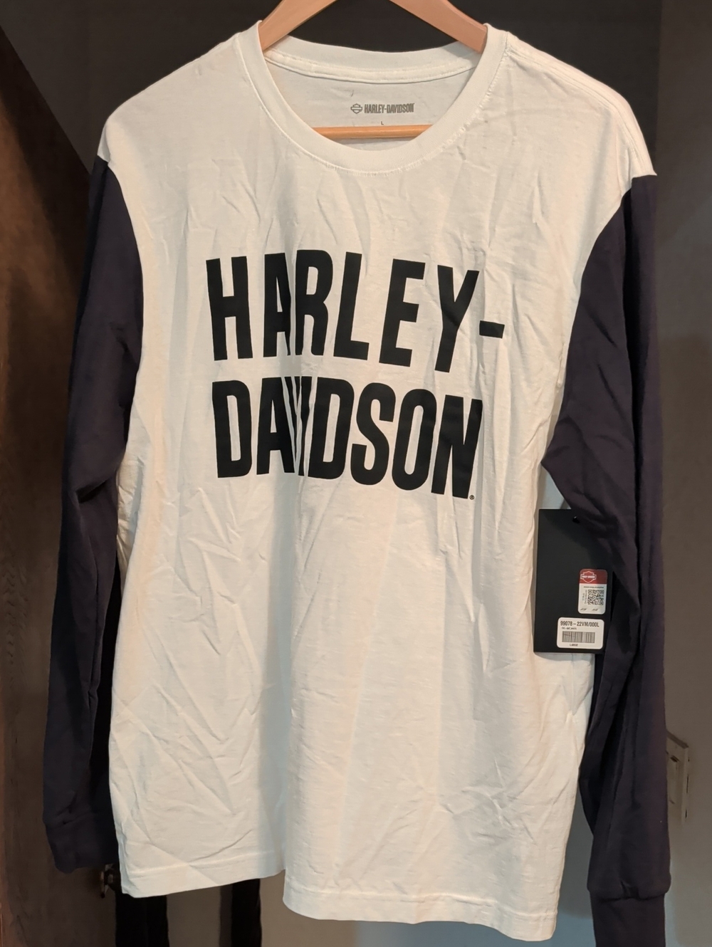 Harley-Davidson Men's White Long Sleeve Shirt with Black Logo and Dark Sleeves